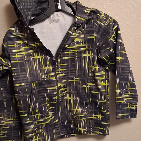 Xersion Kids Hoodie - Black and Yellow Pattern 0355.  Small Hole Inside Hood Net - Picture 1 of 5